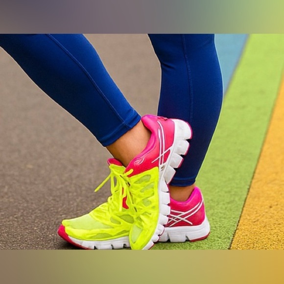 Asics Shoes - ASICS Gel-lyte33 running Shoes - Neon Yellow and Pink size 8